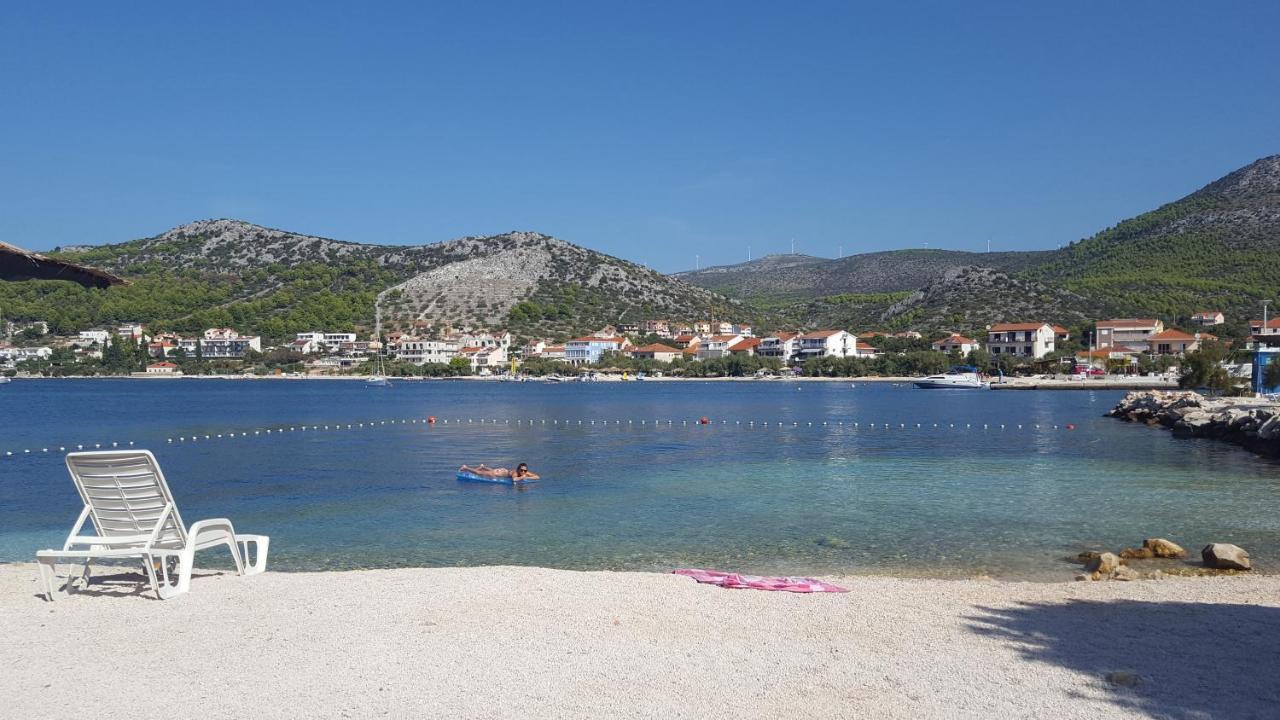 Apartments By The Sea Seget Vranjica, Trogir - 13771 Buitenkant foto