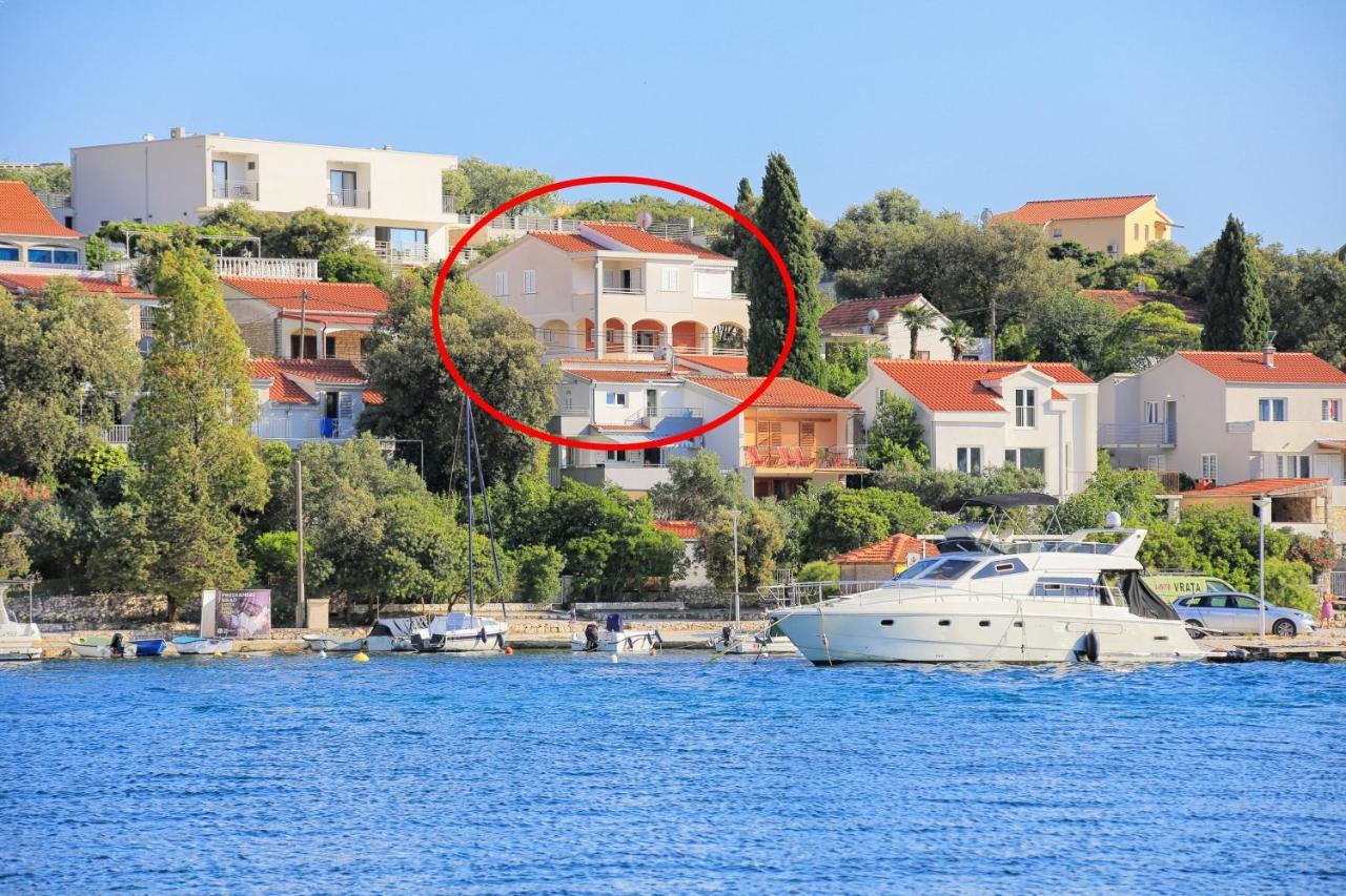 Apartments By The Sea Seget Vranjica, Trogir - 13771 Buitenkant foto