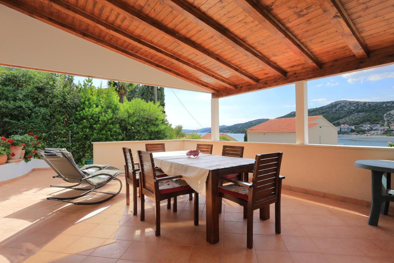 Apartments By The Sea Seget Vranjica, Trogir - 13771 Buitenkant foto