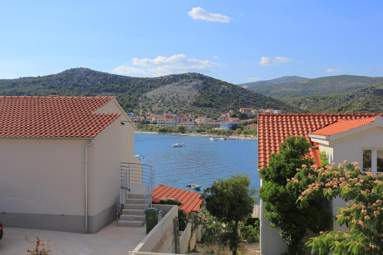 Apartments By The Sea Seget Vranjica, Trogir - 13771 Buitenkant foto