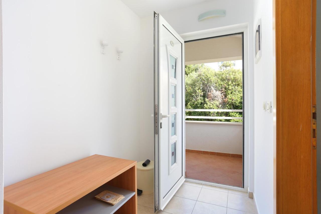 Apartments By The Sea Seget Vranjica, Trogir - 13771 Buitenkant foto