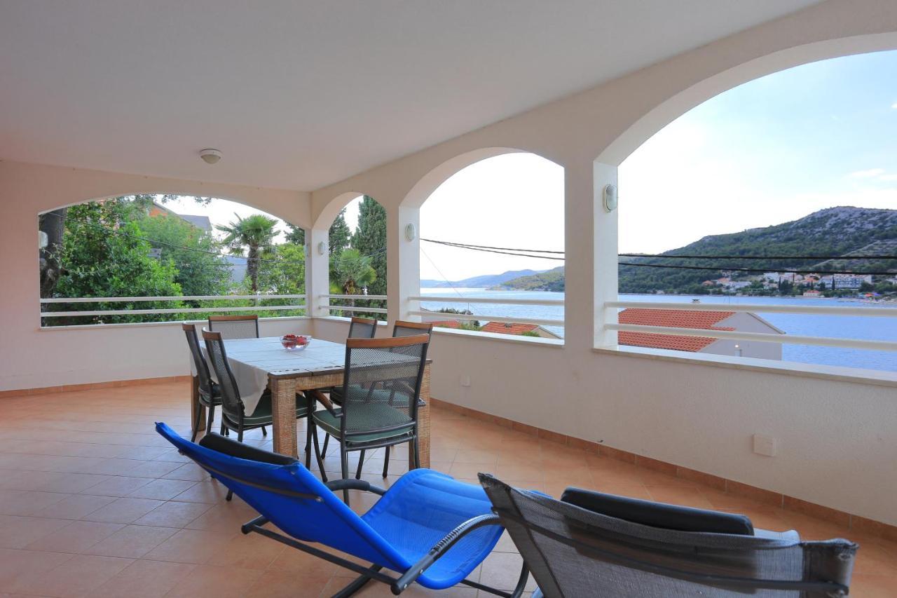 Apartments By The Sea Seget Vranjica, Trogir - 13771 Buitenkant foto