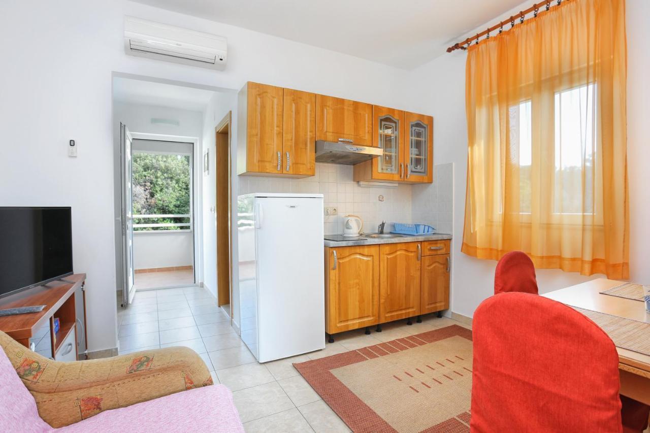 Apartments By The Sea Seget Vranjica, Trogir - 13771 Buitenkant foto