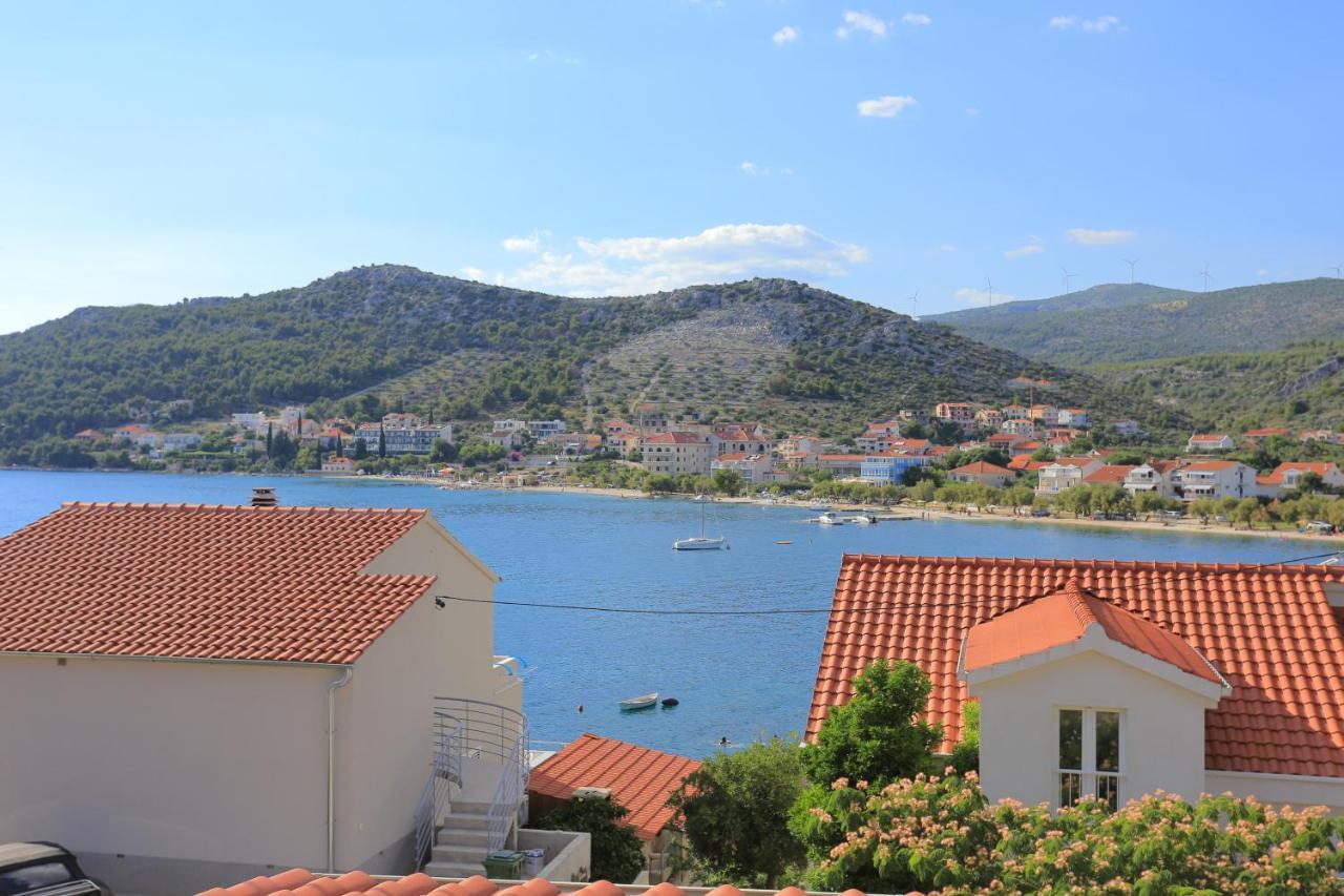 Apartments By The Sea Seget Vranjica, Trogir - 13771 Buitenkant foto