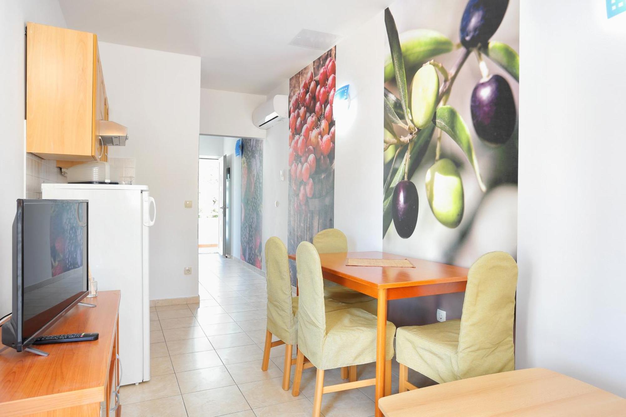 Apartments By The Sea Seget Vranjica, Trogir - 13771 Kamer foto