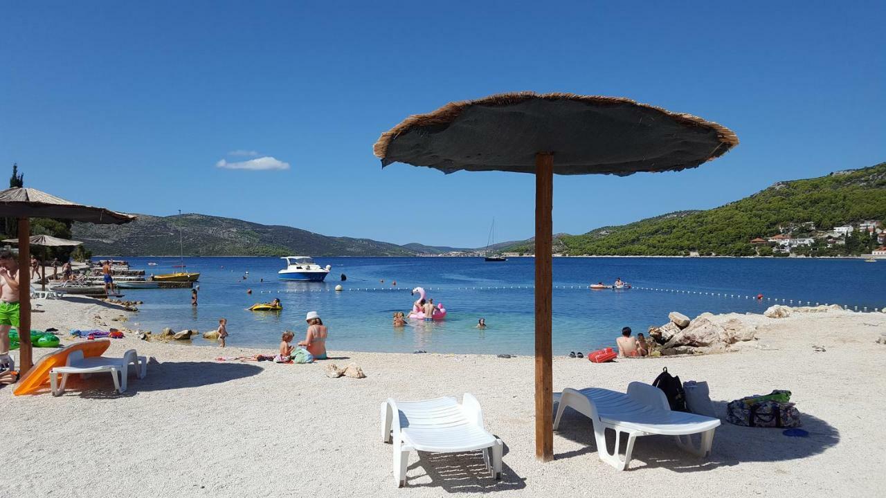 Apartments By The Sea Seget Vranjica, Trogir - 13771 Buitenkant foto